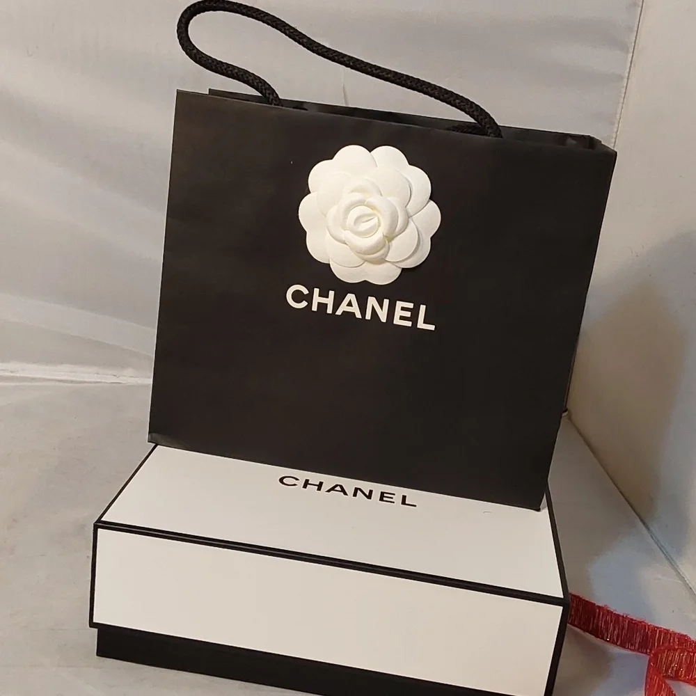 CHANEL 3 PIECES ORGANIZER SETS BOX,‎ BAG & RIBBON